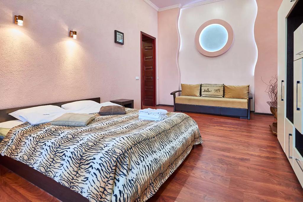 Home Hotel Apartments On Zoloti Vorota Kiev Extérieur photo