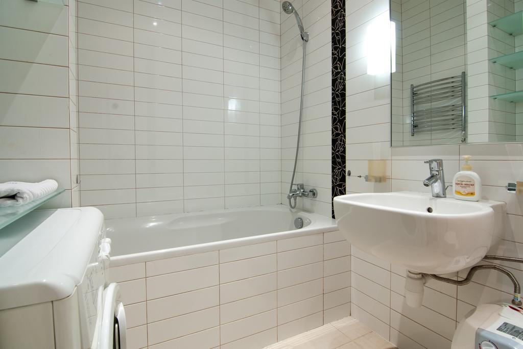 Home Hotel Apartments On Zoloti Vorota Kiev Extérieur photo