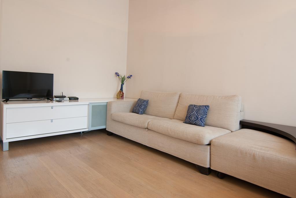Home Hotel Apartments On Zoloti Vorota Kiev Extérieur photo