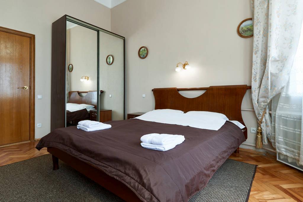 Home Hotel Apartments On Zoloti Vorota Kiev Extérieur photo