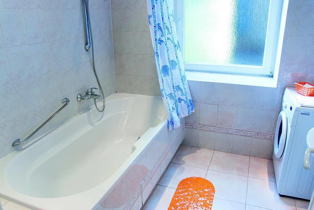 Home Hotel Apartments On Zoloti Vorota Kiev Extérieur photo