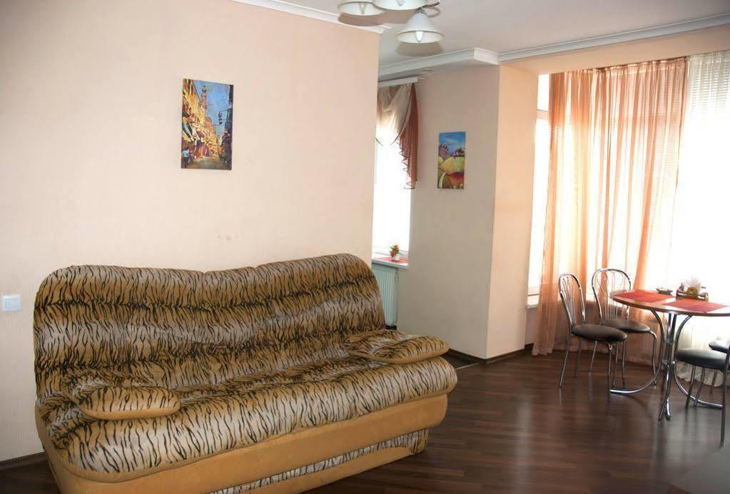 Home Hotel Apartments On Zoloti Vorota Kiev Extérieur photo