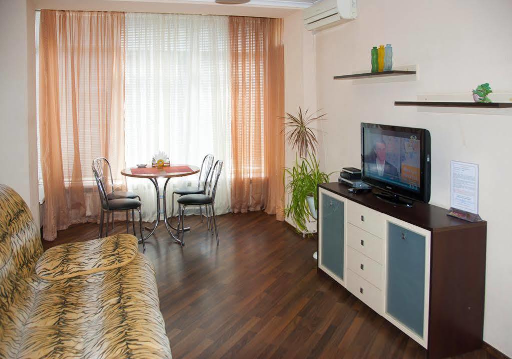 Home Hotel Apartments On Zoloti Vorota Kiev Extérieur photo