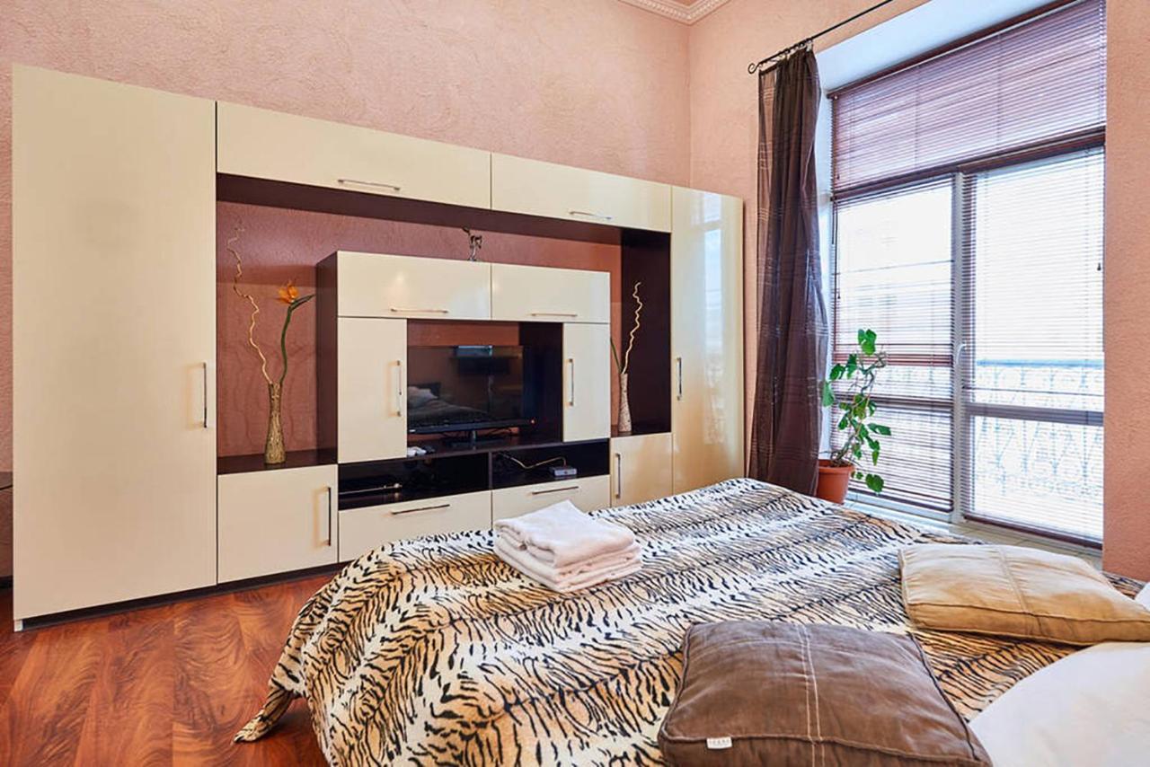 Home Hotel Apartments On Zoloti Vorota Kiev Extérieur photo